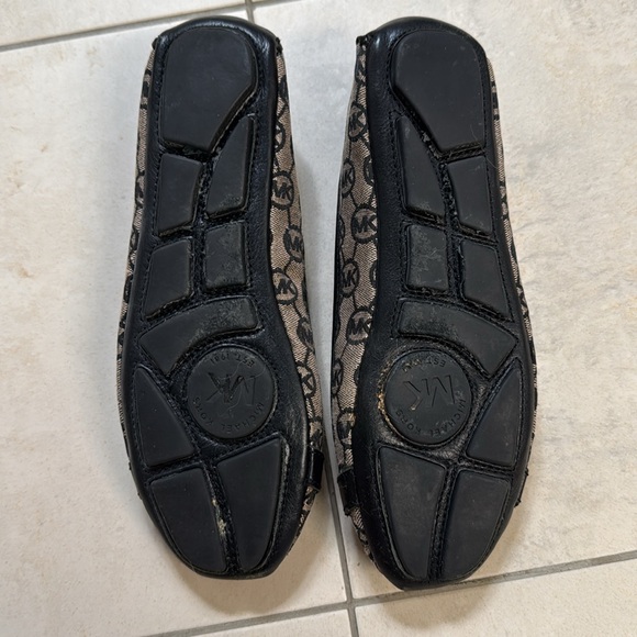 Flats - Picture 4 of 7